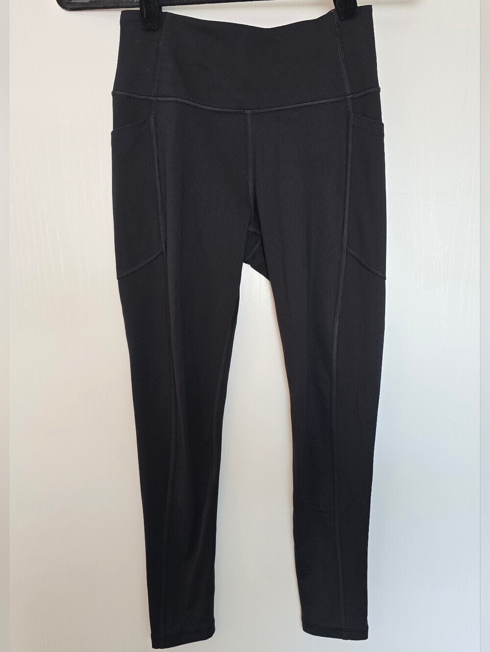 Victoria's Secret - Black Active Workout Leggings With Gold Logo & Pockets